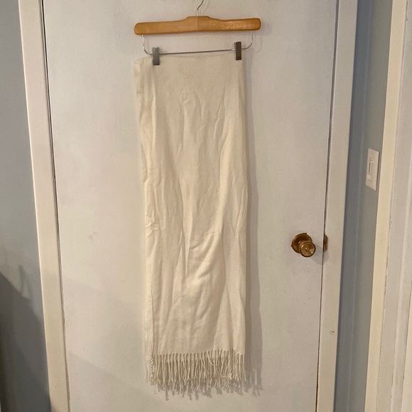 White pashmina - Picture 1 of 2